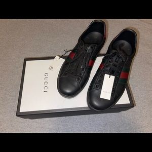 GUCCI MEN’S ACE LEATHER SNEAKER
